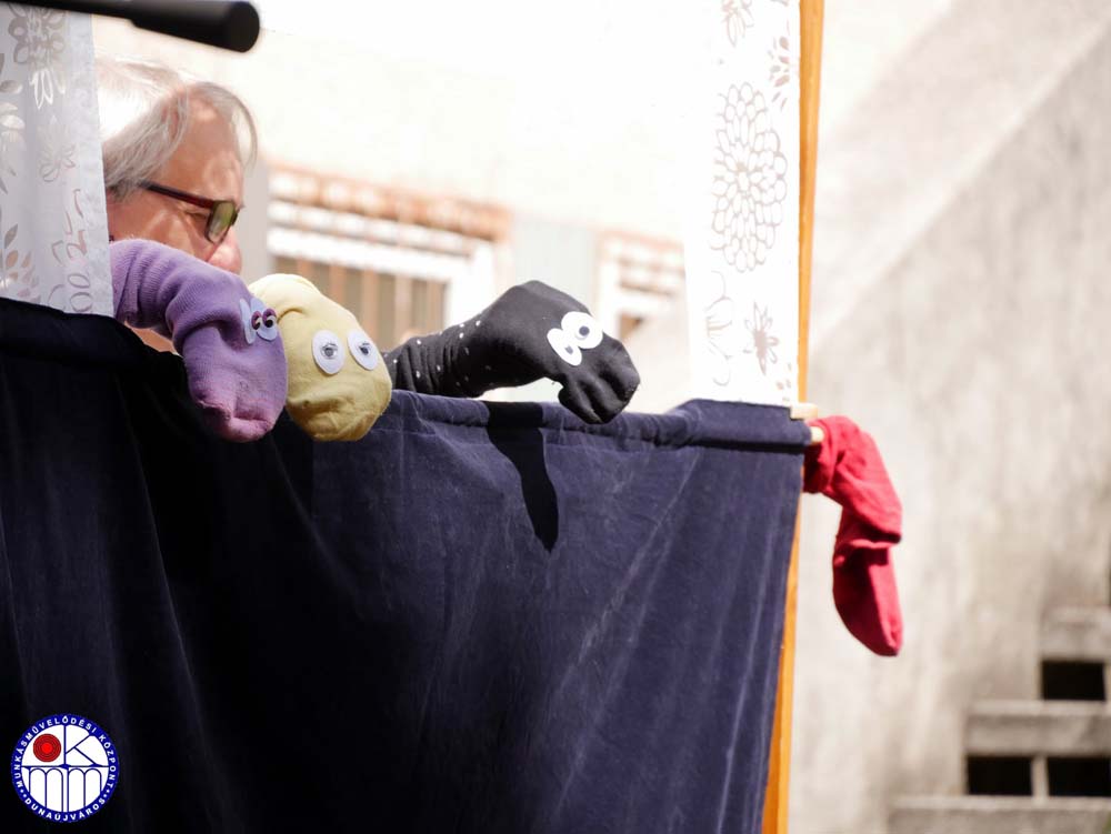 Meg Kell SZokni1.jpg